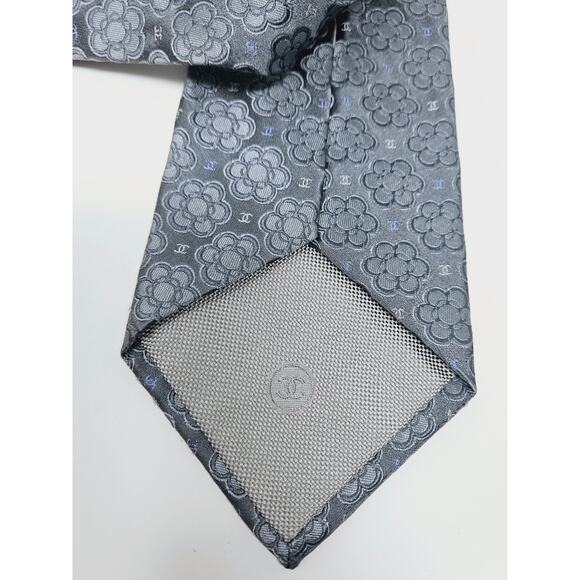 CHANEL Metallic Grey Camellia CC logo Silk Tie - Picture 9 of 12